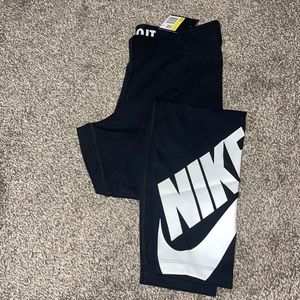 Brand new, never worn Nike leggings